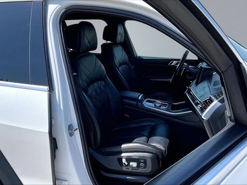 Used 2024 BMW X5 sDrive40i RWD image 16