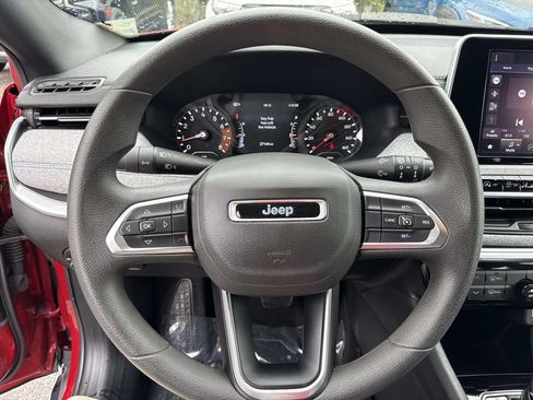 Used 2025 Jeep Compass Sport AWD/4WD image 38