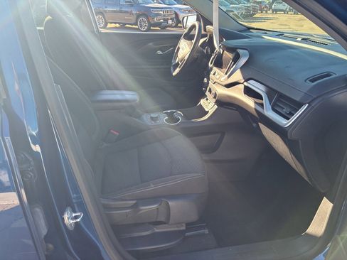 Used 2023 GMC Terrain SLE w/ Driver Convenience Package image 19
