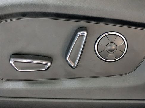 Used 2020 Ford Explorer ST w/ ST Street Pack image 25