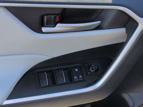 Used 2025 Toyota RAV4 XLE w/ Convenience Package FWD image 13