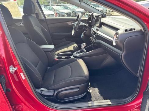Used 2021 Kia Forte LXS FWD image 16