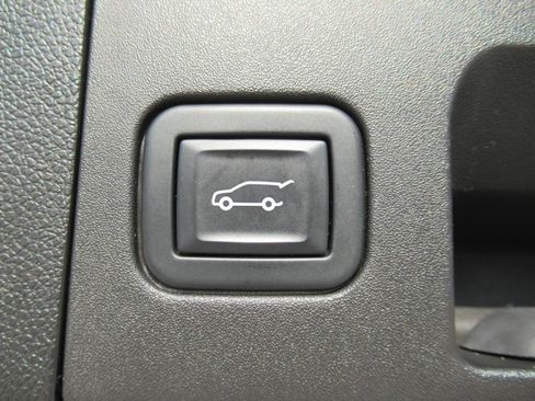 Used 2022 Cadillac XT4 Sport w/ Comfort Package FWD image 38
