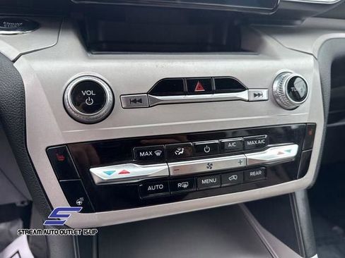 Used 2023 Ford Explorer XLT w/ Equipment Group 202A image 27