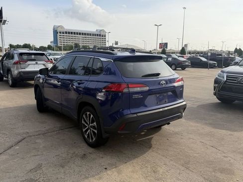 Used 2024 Toyota Corolla Cross XLE w/ Convenience Package FWD image 7