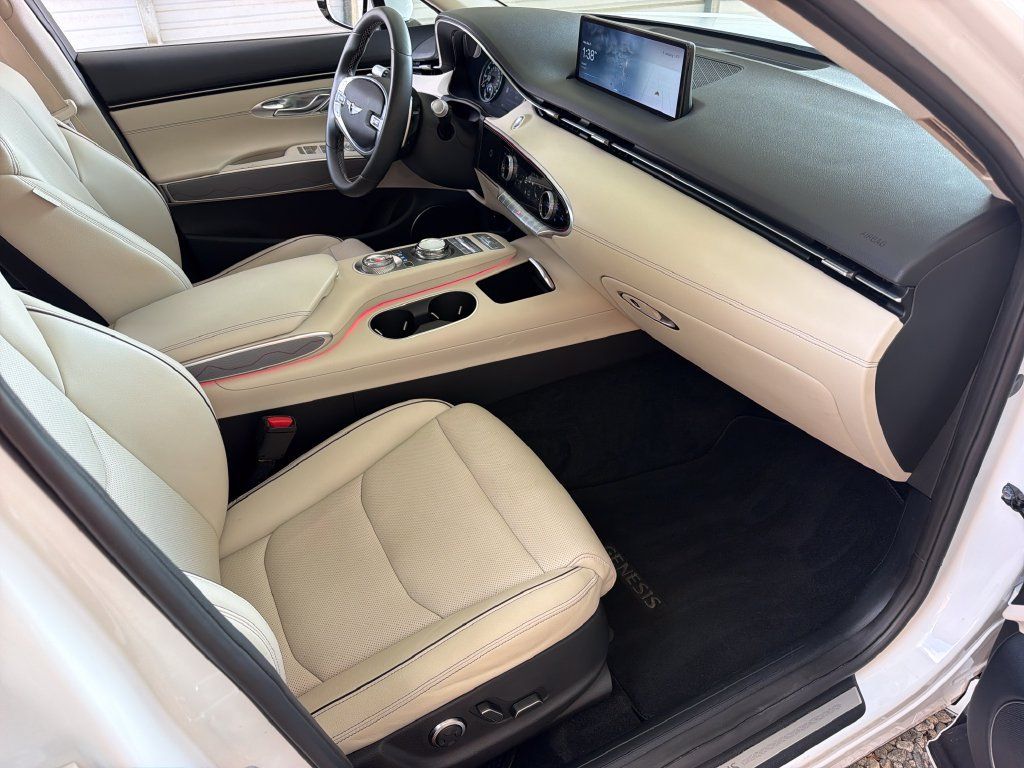 Used 2023 Genesis GV70 2.5T w/ Advanced Package AWD/4WD image 29