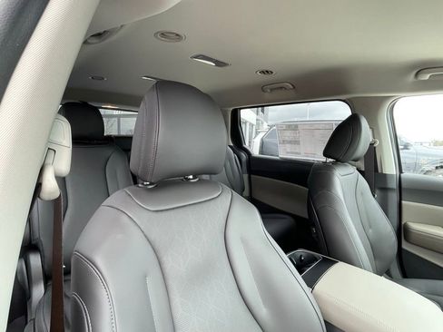 New 2026 Kia Carnival FWD image 29