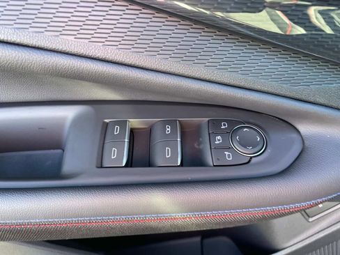 New 2025 Chevrolet Blazer EV RS image 19