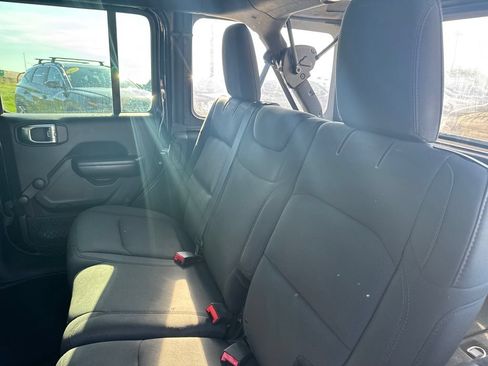 Used 2018 Jeep Wrangler Unlimited Sport AWD/4WD image 25
