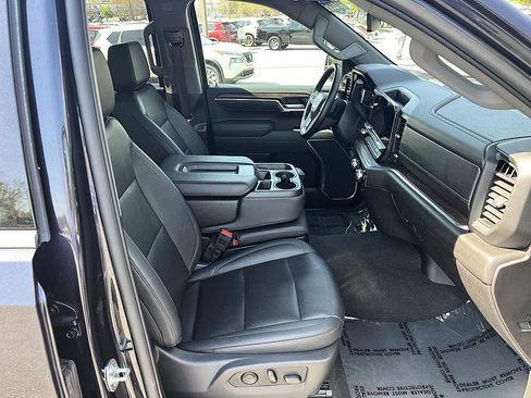 Used 2025 GMC Sierra 1500 SLT image 17