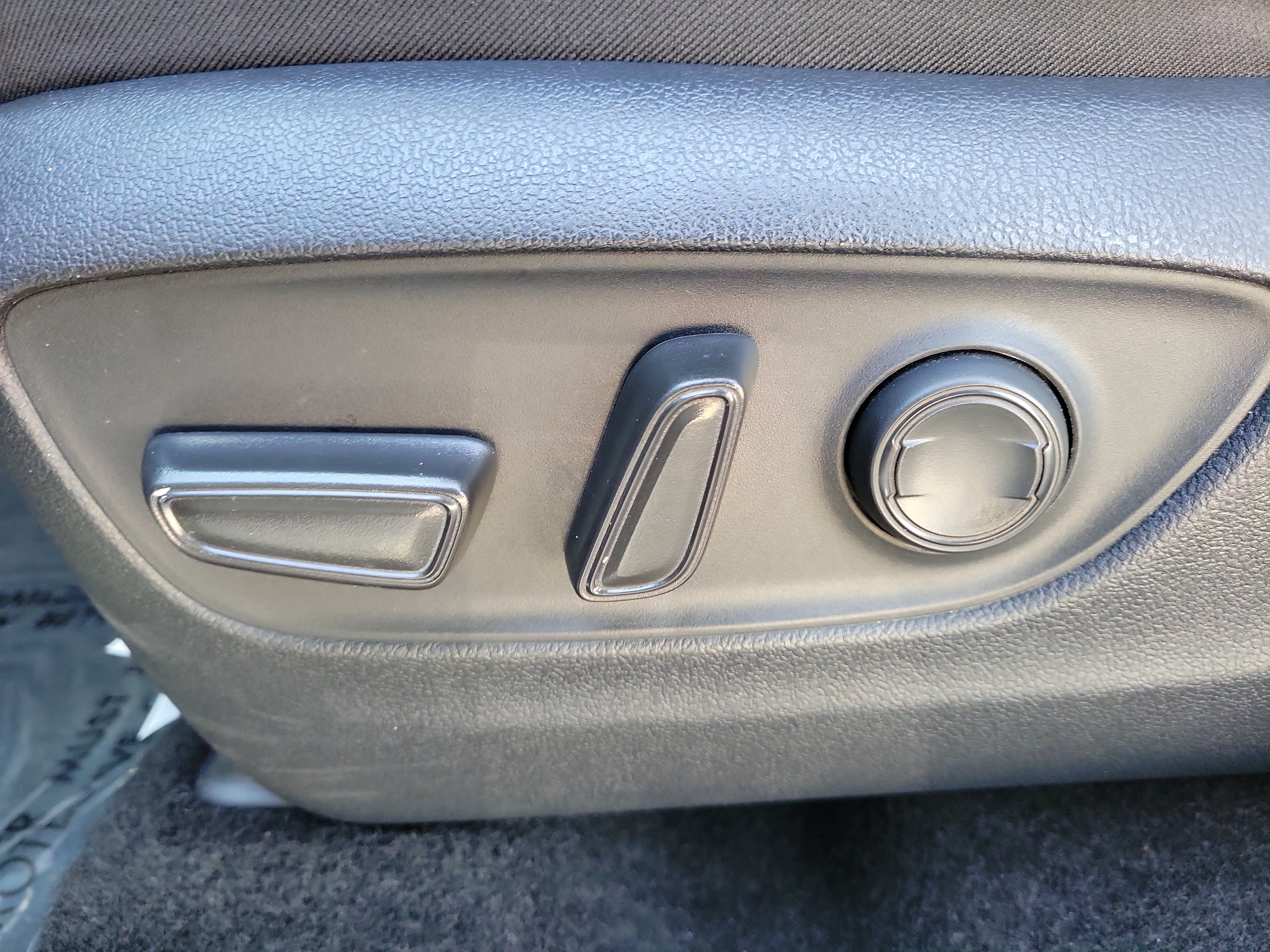 Used 2024 Toyota RAV4 XLE w/ Convenience Package FWD image 18