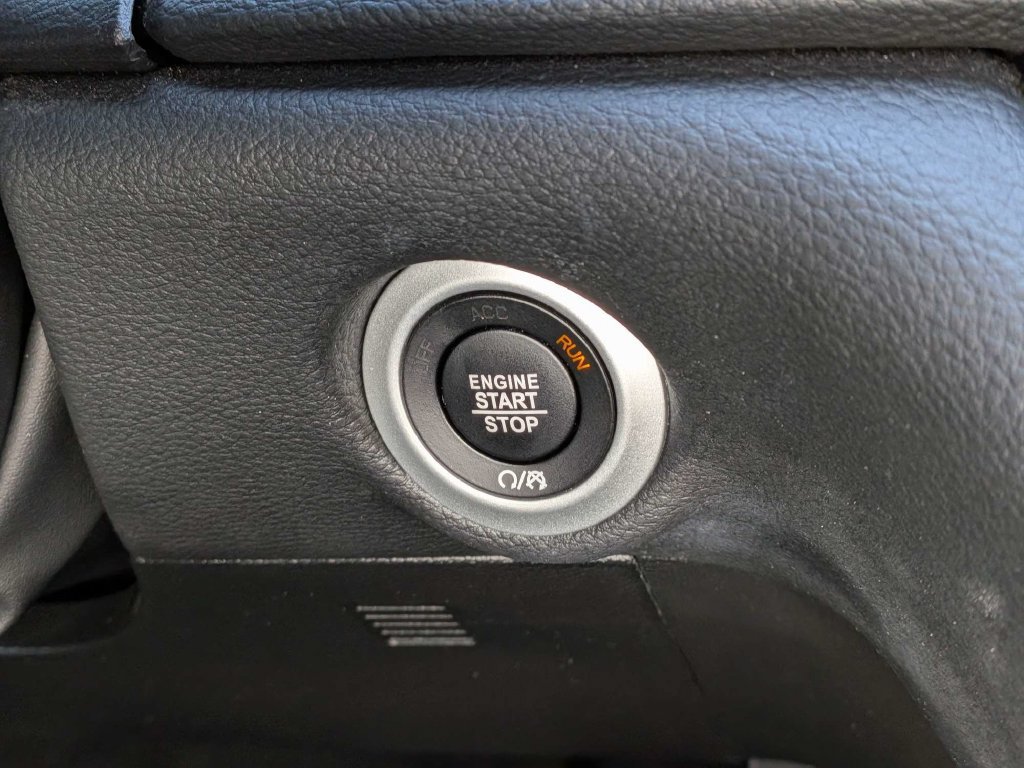 Used 2026 Chrysler Pacifica Select w/ S Appearance Package FWD image 29