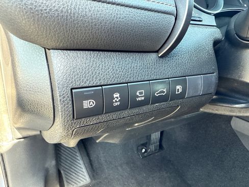 Used 2018 Toyota Camry XLE w/ Driver Assist Package image 23