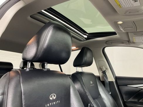 Used 2014 INFINITI Q50 Premium w/ Navigation Package image 24