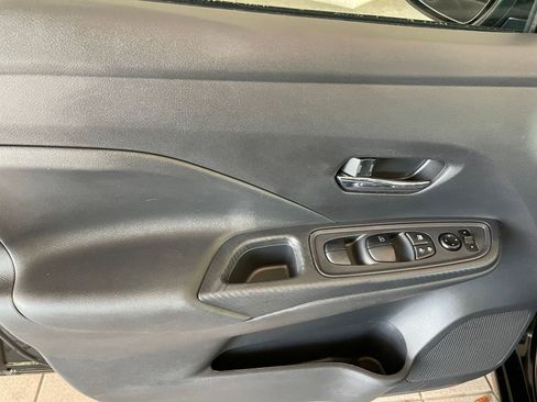 Used 2025 Nissan Versa SV image 18