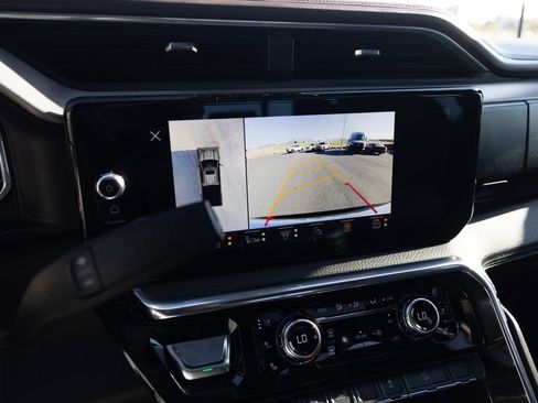 Used 2024 GMC Sierra 3500 Denali w/ Technology Package AWD/4WD image 35