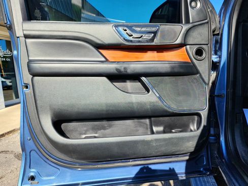 Used 2018 Lincoln Navigator Select w/ Cargo Package AWD/4WD image 14