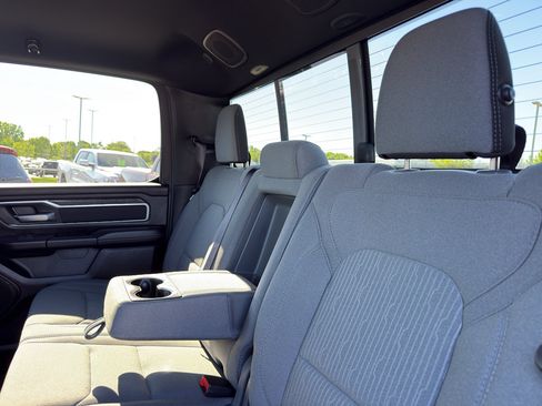 Used 2023 RAM 1500 Big Horn AWD/4WD image 34