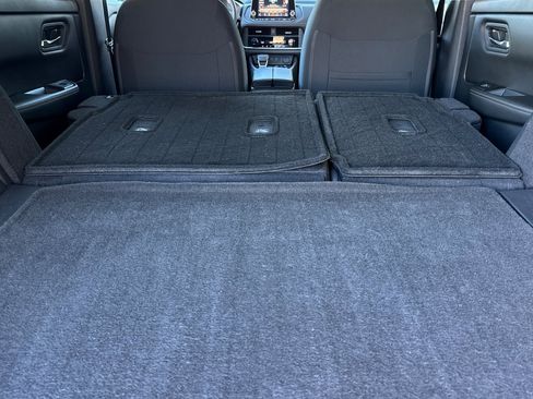 Certified 2024 Nissan Rogue SV image 17