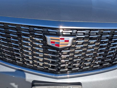 Used 2025 Cadillac XT5 Premium Luxury image 10