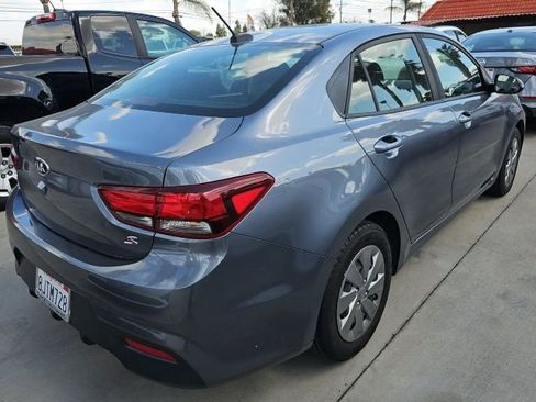 Used 2019 Kia Rio S FWD image 2