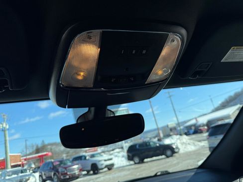 Used 2017 Jeep Grand Cherokee Altitude image 31