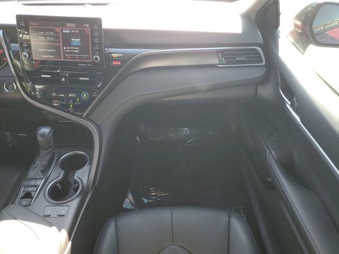 Used 2022 Toyota Camry XSE image 13