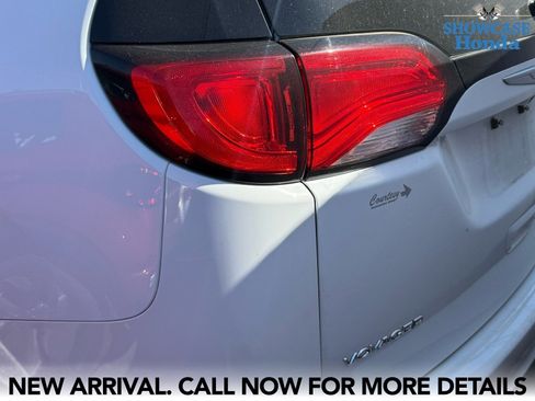 Used 2021 Chrysler Voyager Lxi image 10