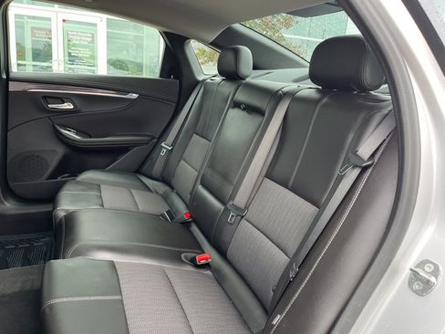 Used 2016 Chevrolet Impala LT FWD image 12