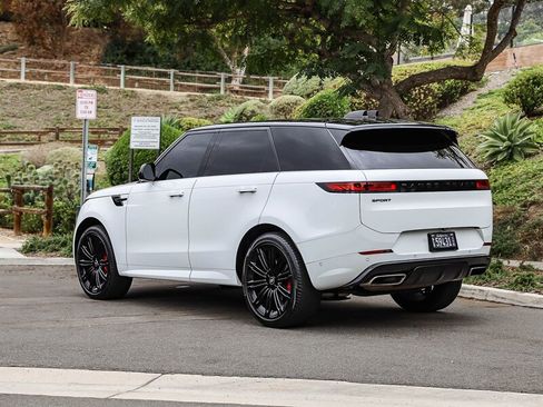 Used 2024 Land Rover Range Rover Sport Dynamic SE AWD/4WD image 3