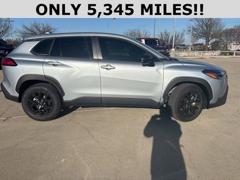 Used 2025 Toyota Corolla Cross L image 2