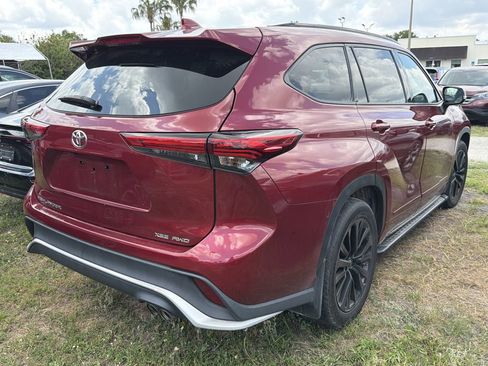 Used 2023 Toyota Highlander XSE AWD/4WD image 8