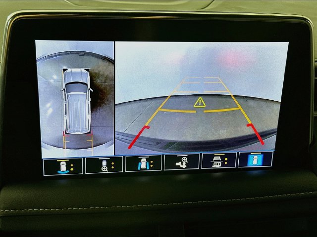 Used 2021 GMC Yukon XL SLT w/ SLT Luxury Plus Package AWD/4WD image 16