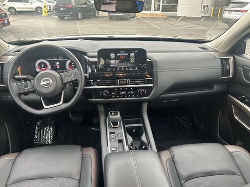 Used 2025 Nissan Pathfinder Platinum w/ Cargo Package FWD image 15