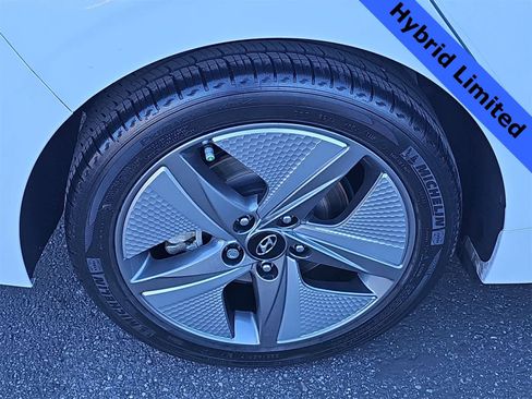 Used 2020 Hyundai Ioniq Limited image 12