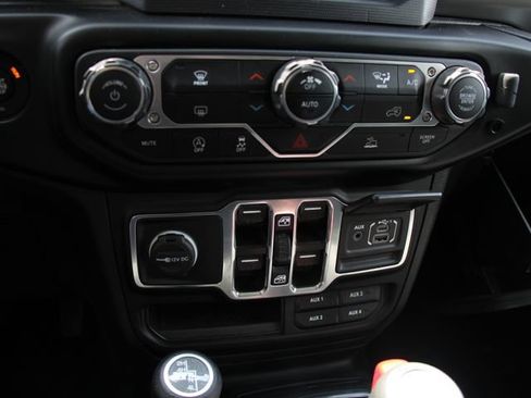 Used 2021 Jeep Wrangler Unlimited Sport AWD/4WD image 24