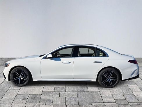 New 2026 Mercedes-Benz E 350 4MATIC Sedan image 4