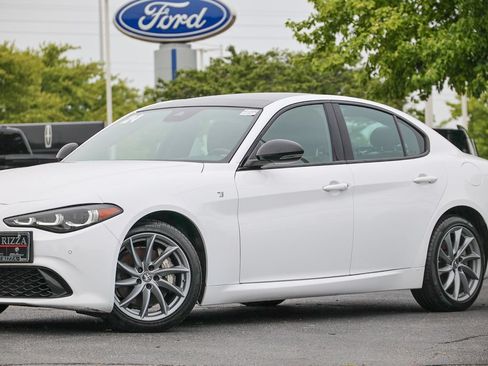 Used 2024 Alfa Romeo Giulia Ti AWD/4WD image 20