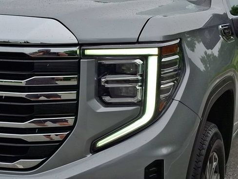 Used 2025 GMC Sierra 1500 SLT AWD/4WD image 9
