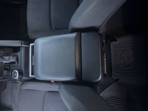 Certified 2025 Toyota 4Runner SR5 AWD/4WD image 25