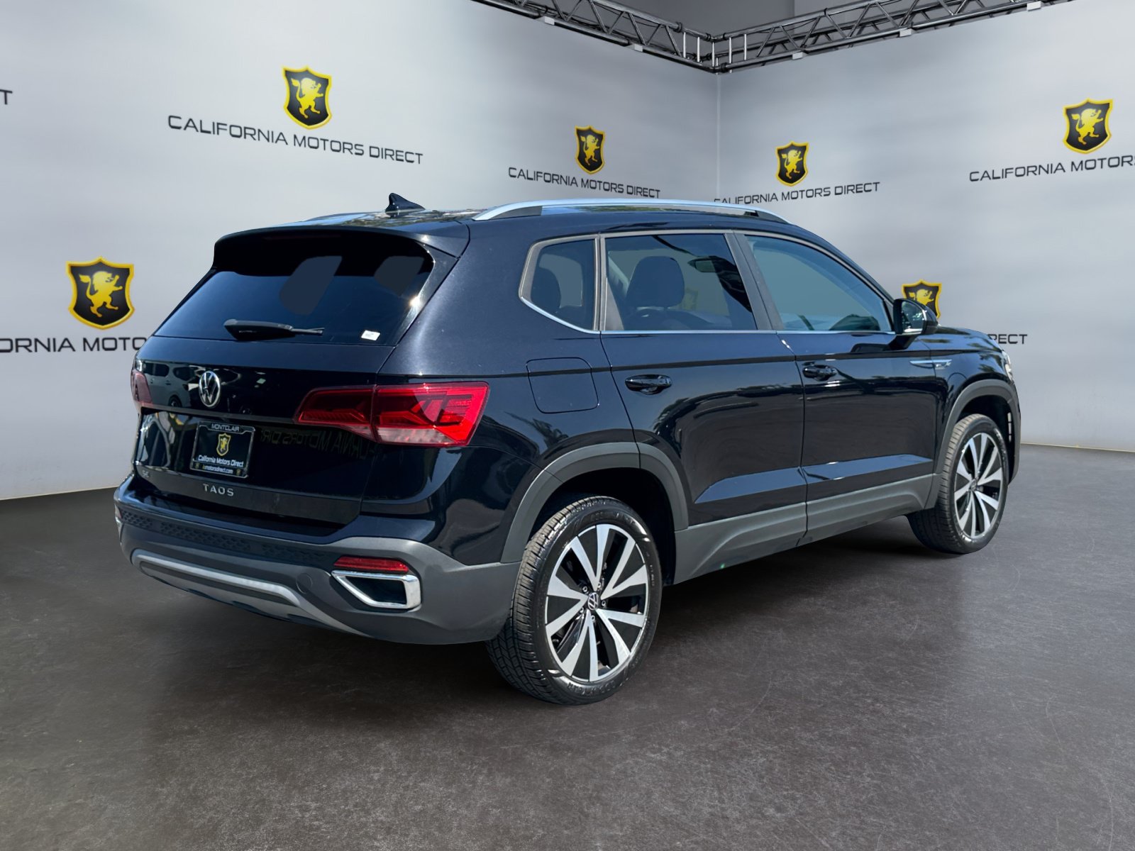 Used 2023 Volkswagen Taos SE FWD image 5