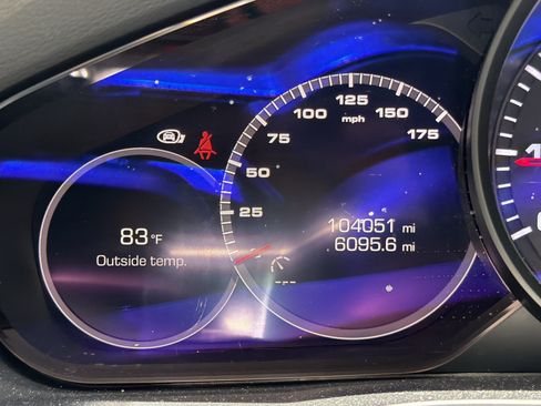 Used 2020 Porsche Cayenne AWD/4WD image 10