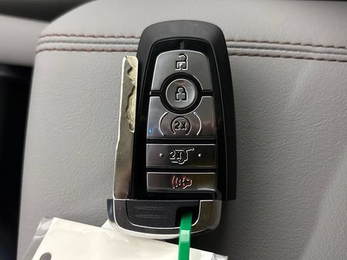 New 2026 Ford Explorer Active w/ Active Comfort Package RWD image 33