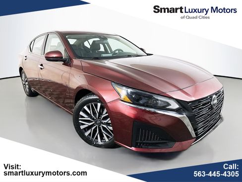 Used 2023 Nissan Altima 2.5 SV image 1