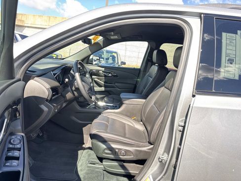 Used 2023 Chevrolet Traverse RS image 21