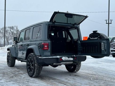 Used 2025 Jeep Wrangler Unlimited Sahara w/ Safety Group image 41