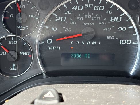 Used 2018 Chevrolet Express 2500 w/ Safety Package RWD image 31