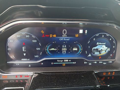 Used 2023 Chevrolet Silverado 1500 ZR2 w/ Technology Package AWD/4WD image 15