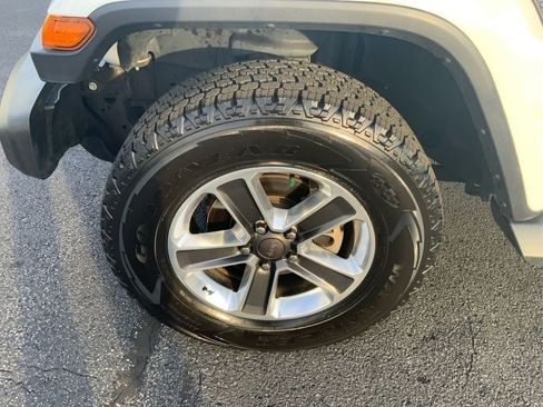 Used 2018 Jeep Wrangler Unlimited Sahara image 21