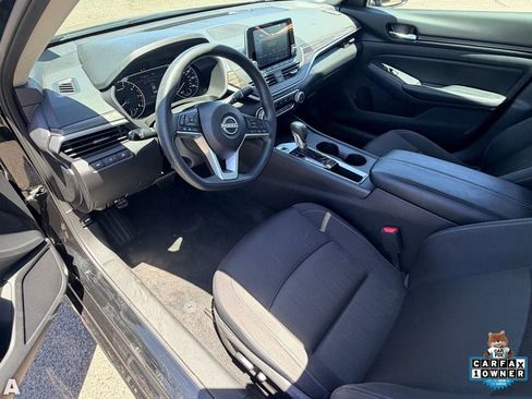 Used 2025 Nissan Altima 2.5 SV FWD image 14